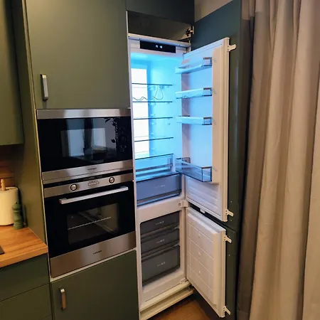 100 Apartment *
